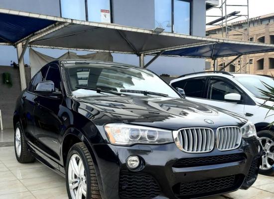 BMW X4 xdrive année 2017 full options 