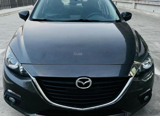 Mazda 3 GS Sport Annee 2015  Automatique  essence  Moteur: 2.0 L Grand écran  Caméra de recul toit